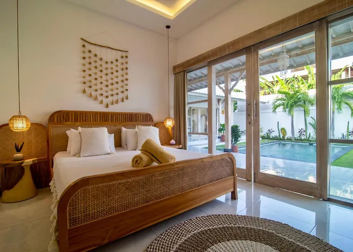 Simple & Magical Praya Villa