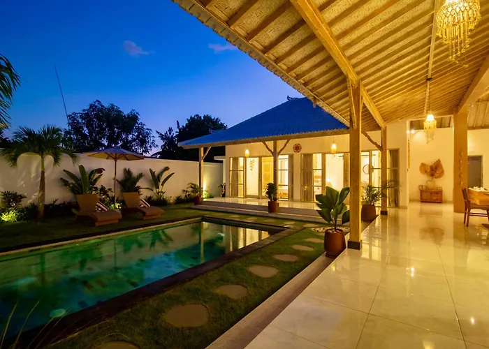 Simple & Magical Praya Villa *